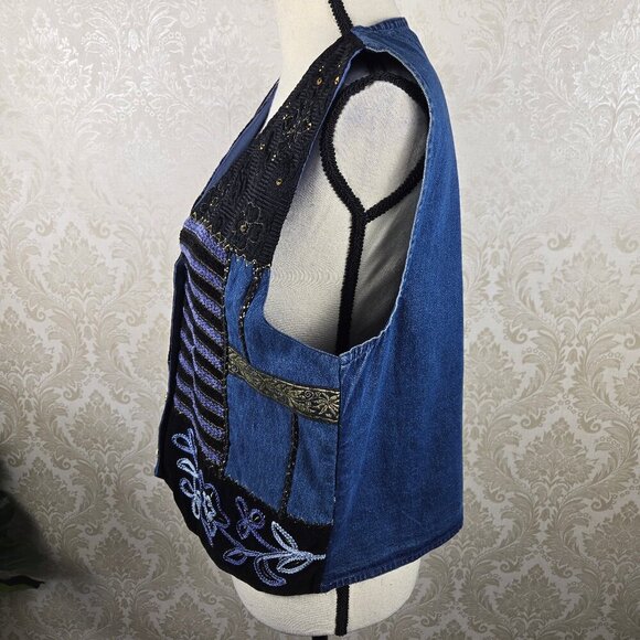 Vintage Tantrums Size Medium Chambray Patchwork Vest Velvet Embroidery Buttons - Picture 11 of 15